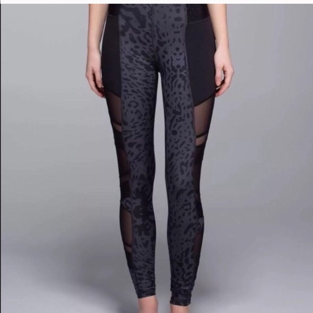 LIKE NEW Lululemon Mesh Leggings